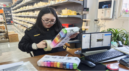 儀隴縣開展兒童和學生用品質量安全專項監督抽查 守護文具零售市場安全